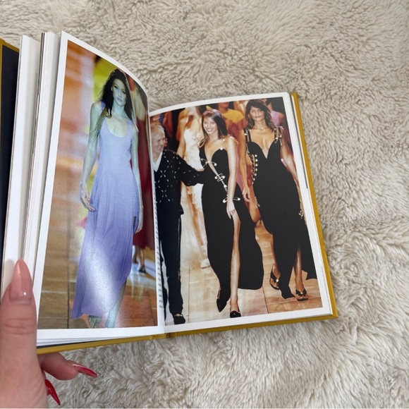 Little Book of Versace Fashion History Hardcover Designer Coffee Table Book - Picture 3 of 3